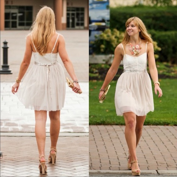 American eagle Nude Tulle dress - Picture 2 of 7